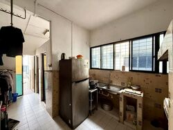 Changi Road (D14), Shop House #593657331